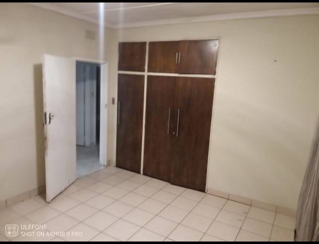 3 BEDROOM HOUSE FOR SALE IN LEONDALE